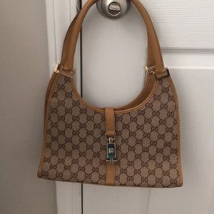 Gucci purse with authentication like new